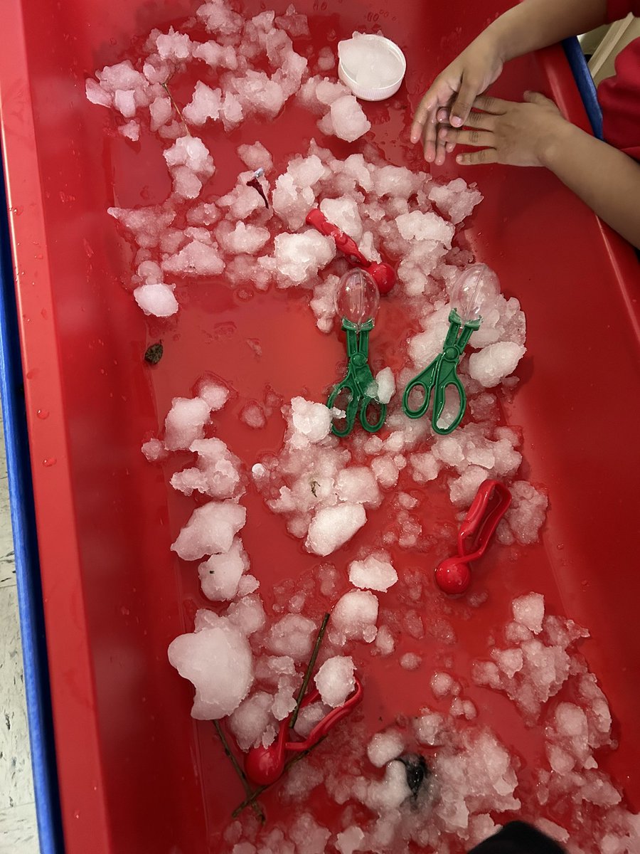 “Miss Laura, it’s snowing today!” My kids explored with the snow using their senses and various tools. It was so fun watching them explore, make up games, and smile just because there was snow inside our classroom! #hmt123 #d123 #sensoryplay #childledlearning