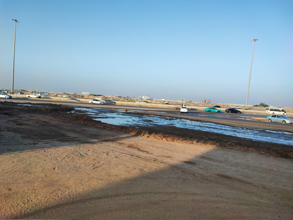 aseemsmgin's tweet photo. @JeddahAmanah requesting to take care of this road , there is water every where there is mud on the road , but the road no where to be found https://t.co/QmxxvqtVXw