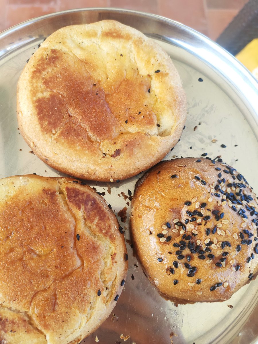 This is how you take a fancy burger and make bun maska out of it... :-) absolutely in love with my food... #HappyRepublicDay2023 #indianfoodrocks #bunmaska #indiancuisine #India