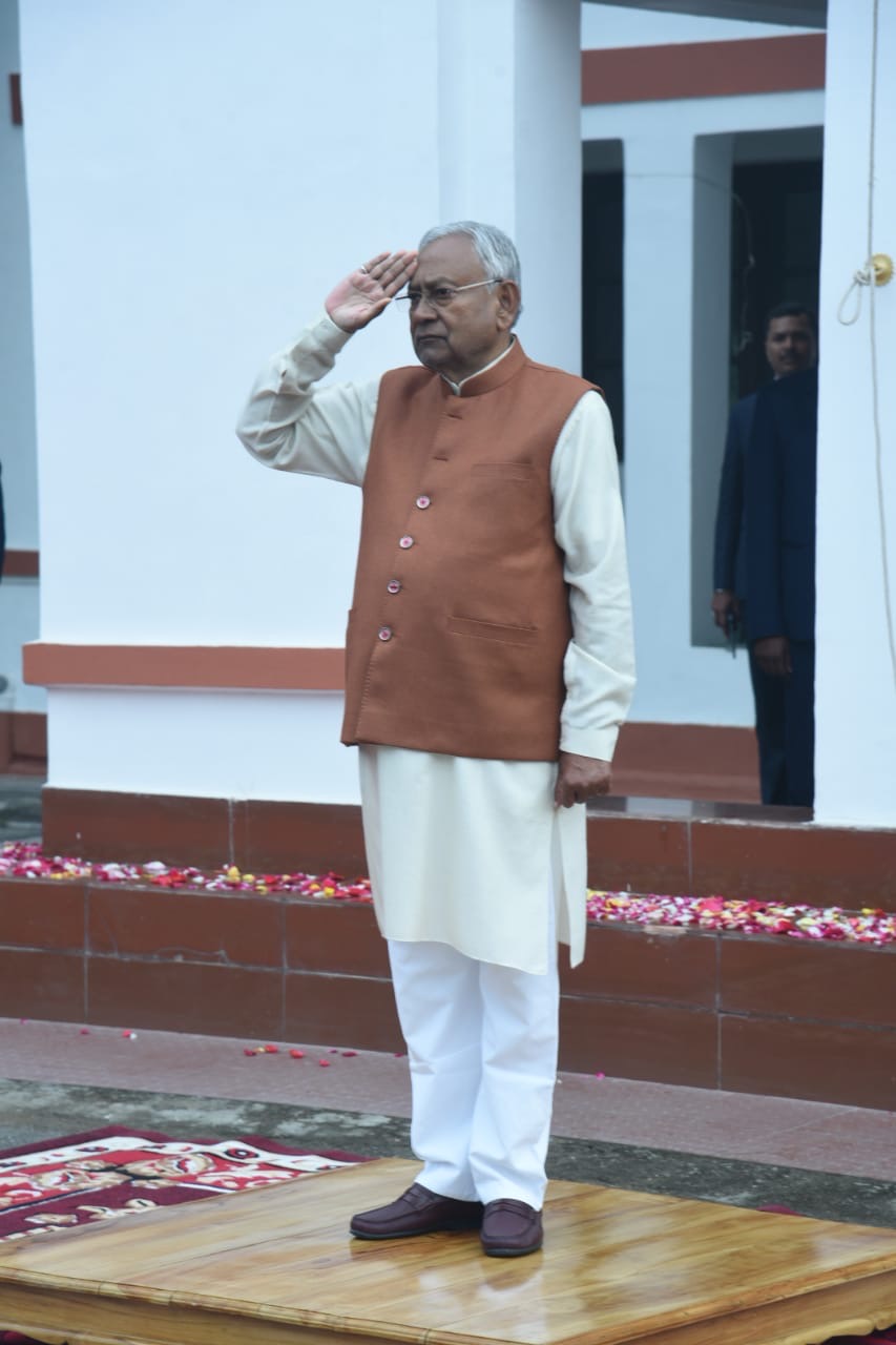 CM नीतीश ने गणतंत्र दिवस पर फहराया तिरंगा CM Nitish hoisted the tricolor on Republic Day