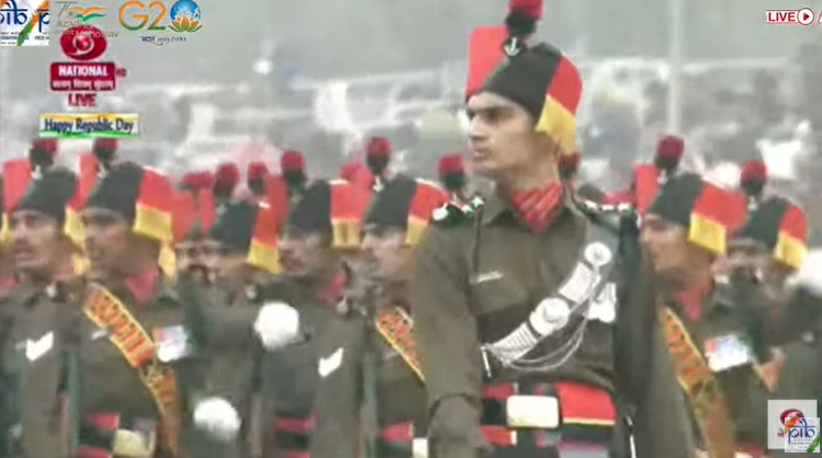 htTweets's tweet photo. #RepublicDay2023 | A total of six marching #contingents of the Army, including The Mechanised Infantry Regiment, The #PunjabRegiment, The #MarathaLightInfantry Regiment, The #DograRegiment, The #BiharRegiment and The #GorkhaBrigade march past the saluting dais https://t.co/Kxuyg3CS3Q