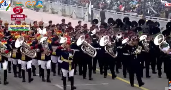 htTweets's tweet photo. #RepublicDay2023 | A total of six marching #contingents of the Army, including The Mechanised Infantry Regiment, The #PunjabRegiment, The #MarathaLightInfantry Regiment, The #DograRegiment, The #BiharRegiment and The #GorkhaBrigade march past the saluting dais https://t.co/Kxuyg3CS3Q