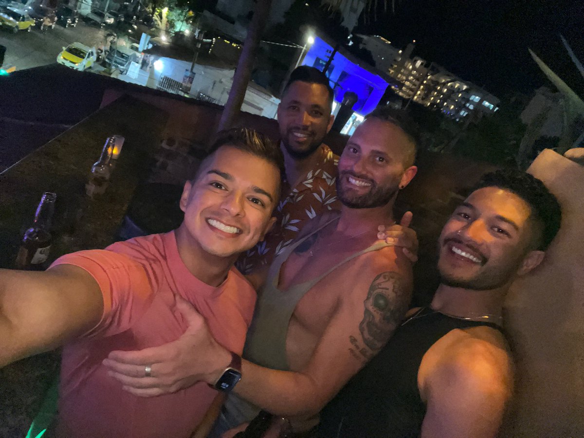 fabiancastepps's tweet photo. Fun times in PV! https://t.co/ER69UL5C6g