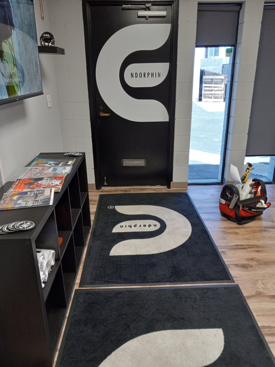 #signarama #signaramapasadena #signs #signexperts #graphics #signshop #customwalldecals #walldecals #interiordesign #branding #corporategraphics #officedesign