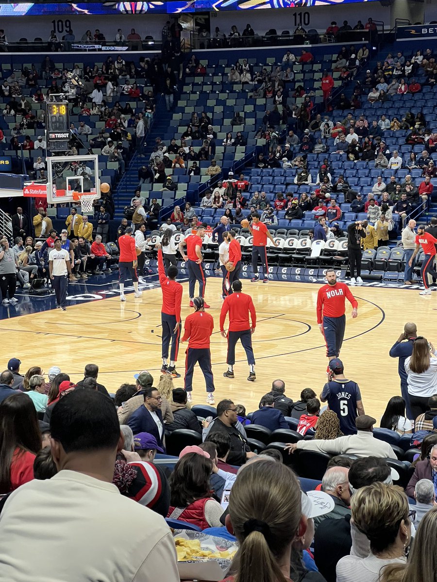 School night fun @PelicansNBA #WontBowDown