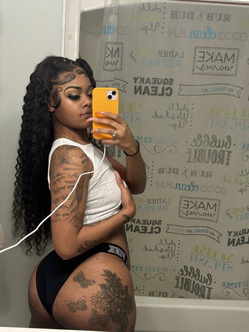 Subscribe to my OF🥰 https://t.co/ThP0faHLhE https://t.co/RZ8Ck6CwK4