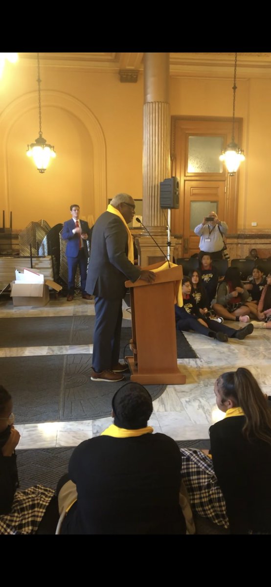 Beautiful. Look at this crowd at the Kansas state Capitol all there for school choice! #ksleg #kpi #edchoice