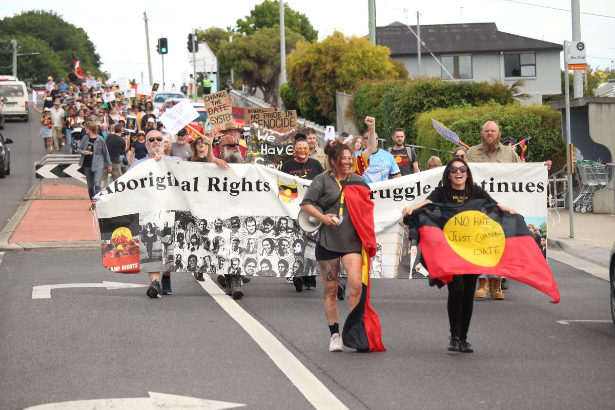 MonteBovill's tweet photo. Hundreds have turned out for the #InvasionDay rally in the north-west Tasmanian city of Devonport @abcnews https://t.co/2Yplmkj1Is