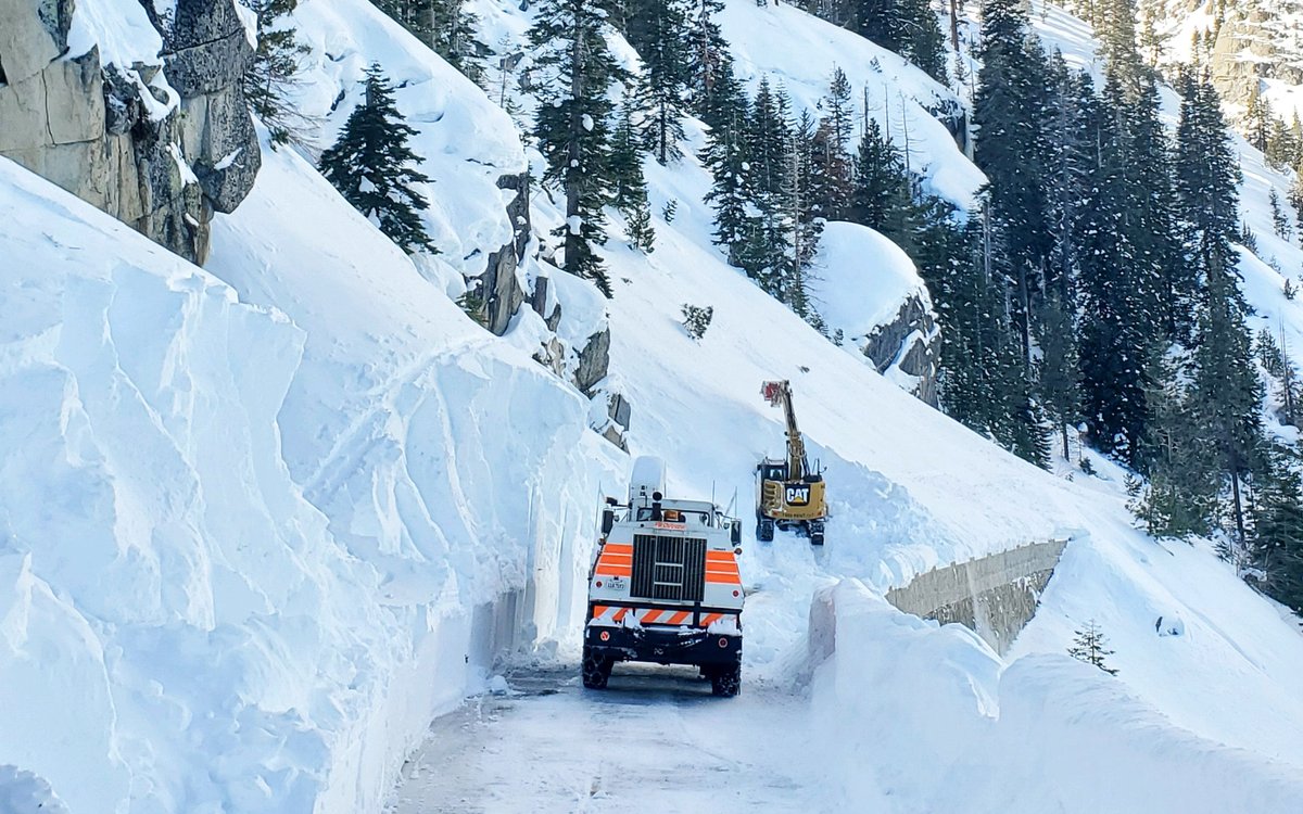 CaltransDist3's tweet image. REMINDER: Highway 89 around Emerald Bay remains CLOSED for snow removal operations. Crews have cleared slides as high as 50 feet! We are targeting Friday to reopen the highway. @CHPSouthLake @CountyElDorado @PlacerCA