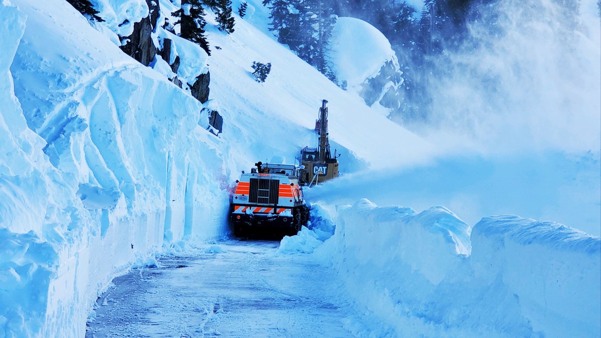 CaltransDist3's tweet image. REMINDER: Highway 89 around Emerald Bay remains CLOSED for snow removal operations. Crews have cleared slides as high as 50 feet! We are targeting Friday to reopen the highway. @CHPSouthLake @CountyElDorado @PlacerCA