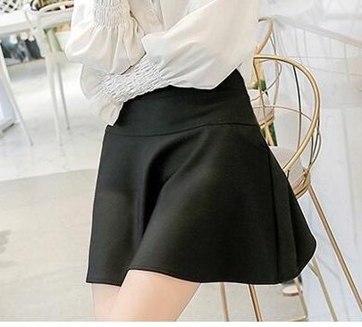 メイドちゃん達のミニスカートのフレア感について👀 