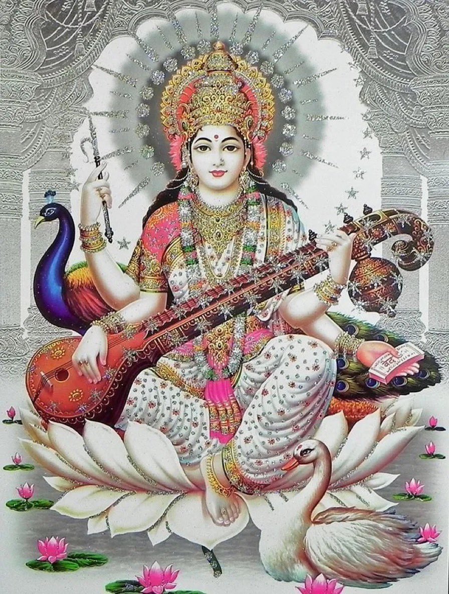 IAS_SAUMYA's tweet photo. माघ शुक्ल पक्ष के 5वें दिन,माँ सरस्वती का जन्म हुआ था।
जिसे बसंत पंचमी कहा जाता ह
जो कि माँ आदिशक्ति के तेज से उत्पन्न हुई थी।
जिनका वाहन मयूर है।
ज्ञान,विद्या व बुद्धि की अधिष्ठात्री देवी सरस्वती के पूजनोत्सव वसंत पंचमी की हार्दिक शुभकामनाएं। #BasantPanchami https://t.co/n6guFYJYXr