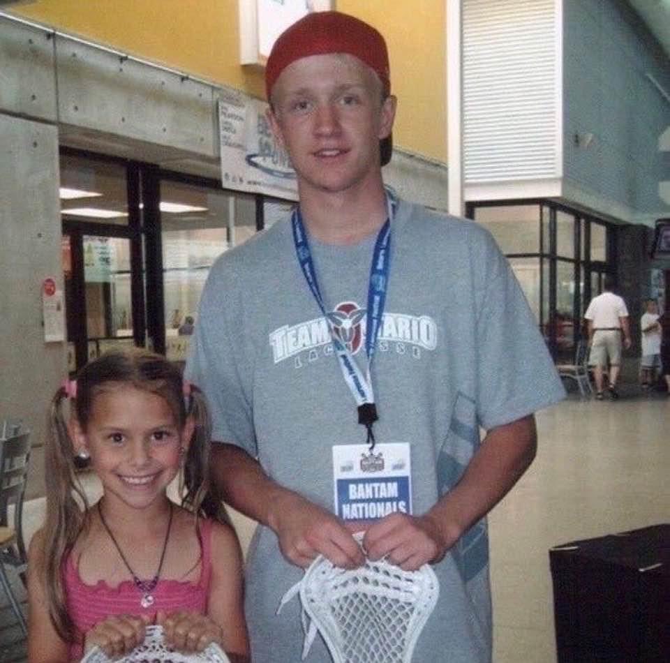 SheilaBauman1's tweet photo. Oh he was admired by this little girl!! All smiles for a pic with Steve! I never realized how precious this pic would be one day. β€οΈβ€οΈ #GetInTouchForHutch https://t.co/J7jEFLMq0h