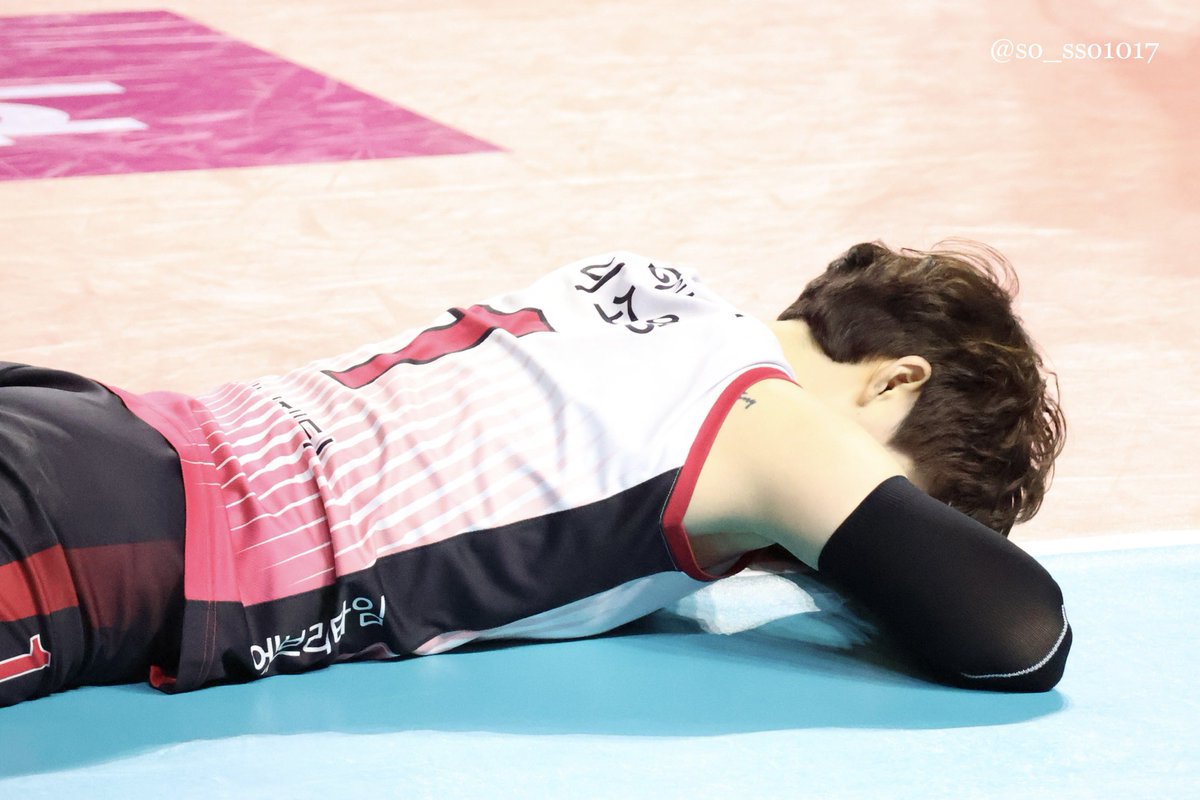 너는 유독 크게 아쉬워 하는 사람이라
그게 널 몇 번이고 일어나게 만드는 힘이 될 거야
#이소영 🤍