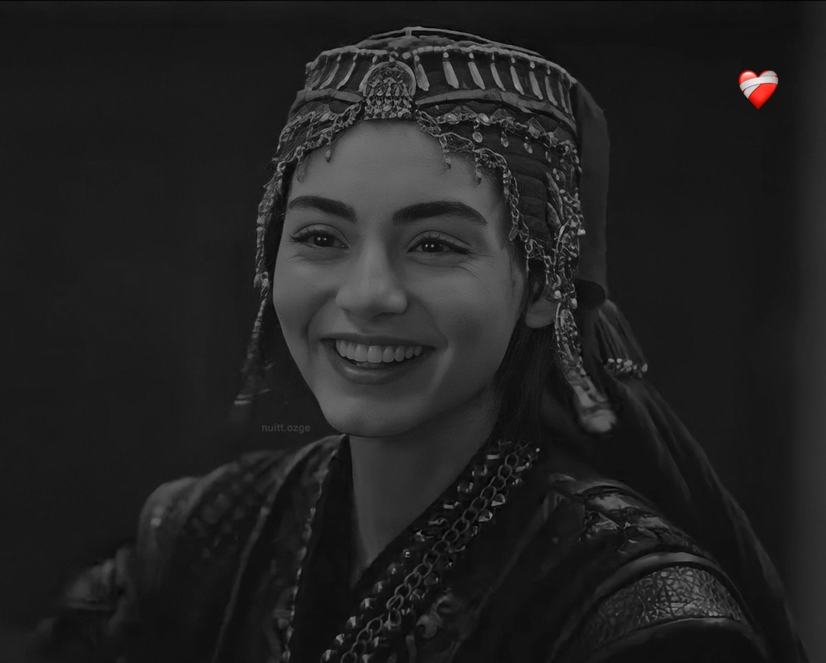 gülüşü ömre bedel 🌻✨