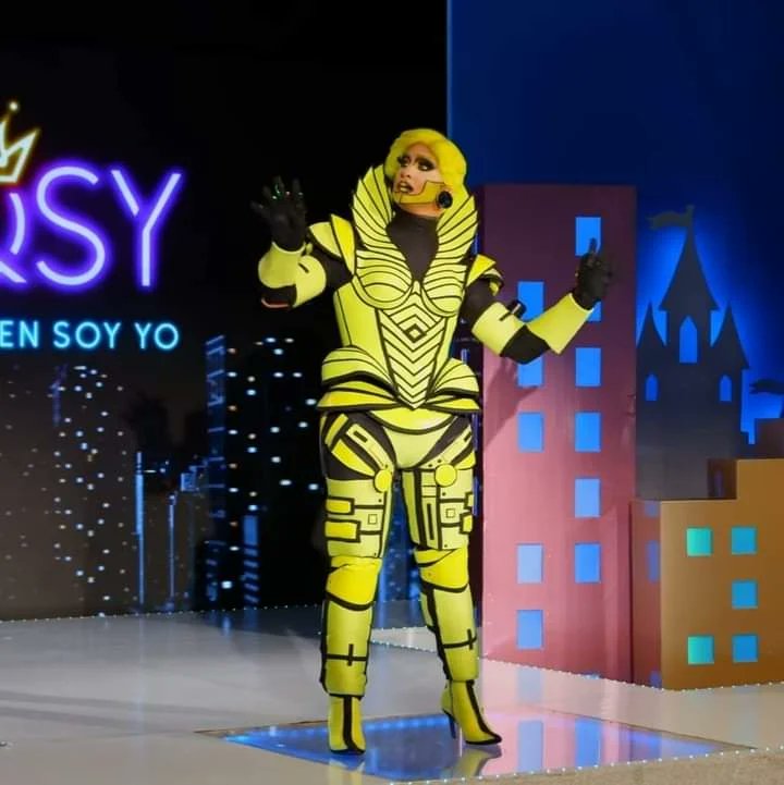 lamasdragafans's tweet photo. Ayer se estrenó la segunda temporada de "La Drag Queen Soy Yo" y aquí te dejamos los looks del primer episodio: NEÓN 👁️🔥
@LaBubbleina
@yosoykaina
@AngelinaBeePR
#LADRAGQUEENSOYYO #LDQSY2 https://t.co/0k8zwuqY2s