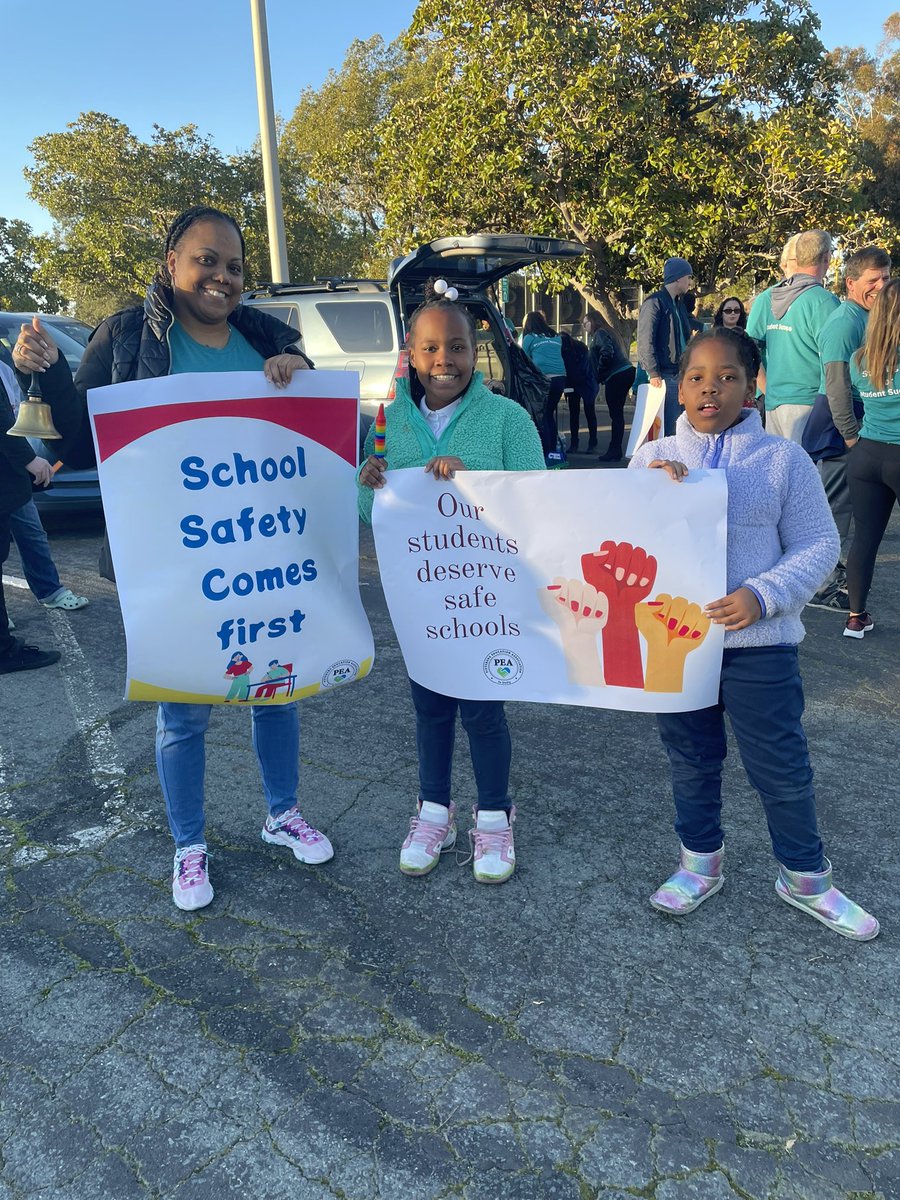 WeAreCTA's tweet photo. Our students deserve the best! @PittsburgEA educators are rallying today to call on @PittsburgUSD to invest in hiring and retaining the quality educators that students deserve. #WeAreCTA #ForOurStudents https://t.co/Tiys5BwjSU