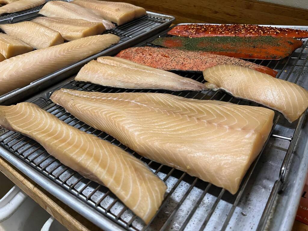 We love offering house-smoked Alaskan Sablefish and wild Sockeye Salmon for the Seafood Buffet in the Chart Room - the brine is spot on #seafoodbuffet #alaskanseafood #sustainablealaskaseafood #wildalaskapollock #sablefish #blackcod #sockeyesalmon #alaskansalmon #alaskanking…