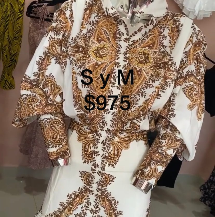vampirosvt's tweet photo. Quería que hiciera un museo con outfits que valen menos de mil pesos cada uno y ni a ser de Shein llegan 😂 https://t.co/Z1YRlJDOJD