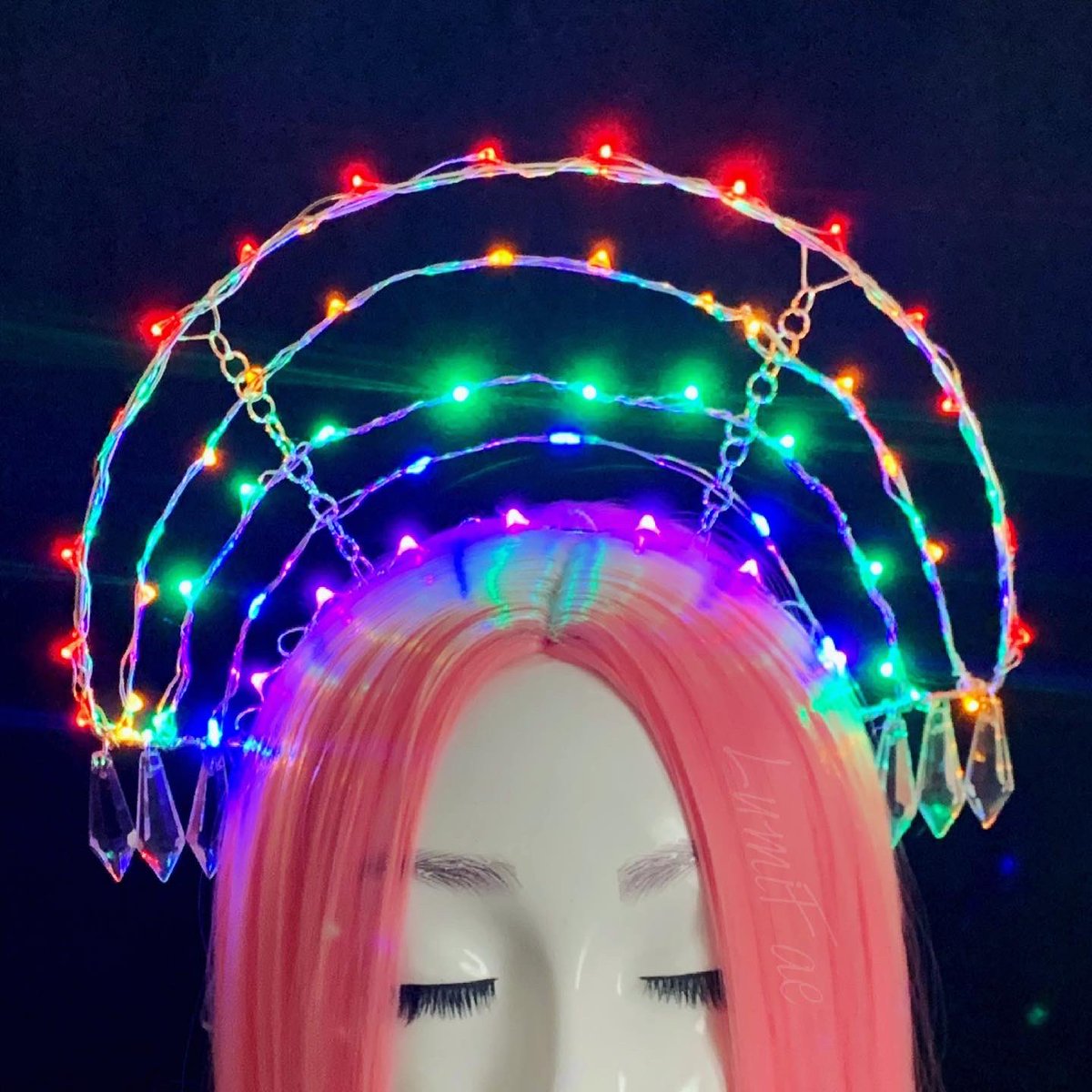 This huge rainbow crown went out ages ago, and I keep thinking about making another one 🤔 

#rainbow #FestivalFashion #RainbowCrown #RaveFashion #Rainbows #PrideFashion #Handmade #CoutureHeadpieces