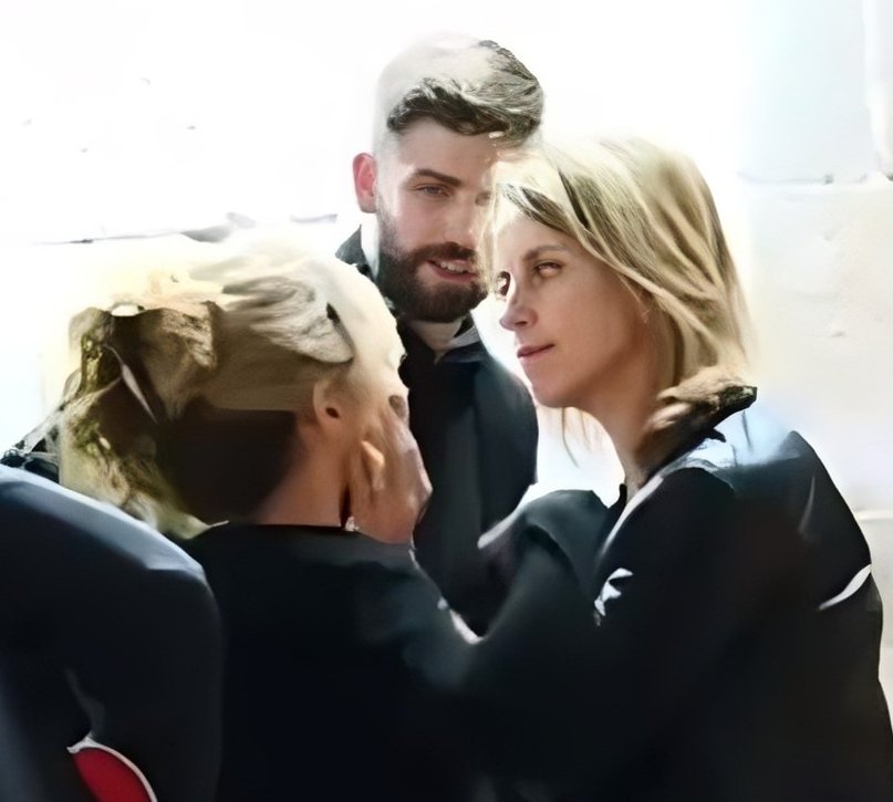 pablo_chagra's tweet photo. ¿Será que Piqué subió la foto con Clara para distraernos y olvidar la culebra de suegra que tenía mi Shak? 😨 https://t.co/kXDblHq0iF