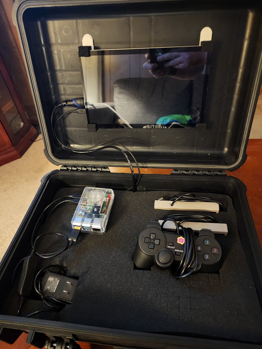 ProfChaos305's tweet photo. Adventurecade v1 is complete! Ready to go with a 10" monitor or plugs into HDMI #RaspberryPi #retropi May need to pick up a USB-c power bank for a full "on the go arcade" https://t.co/utqdY08EdP
