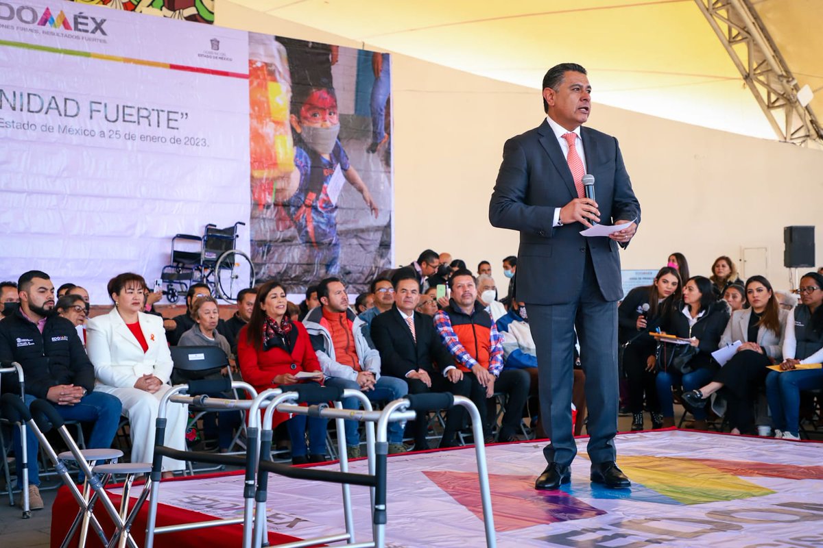 Hoy en #Tlalnepantla se realizó la entrega de aparatos funcionales con el programa "Comunidad Fuerte". Seguimos trabajando de manera conjunta con la Secretaria de Desarrollo Social y nuestro Gobernador <a href="/alfredodelmazo/">Alfredo Del Mazo</a>.

#NuevoGobiernoNuevasIdeas