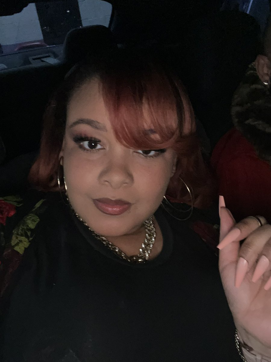 misz_thickness's tweet photo. I should have had more cleavage showing. 😜 https://t.co/D46eXsnH9g