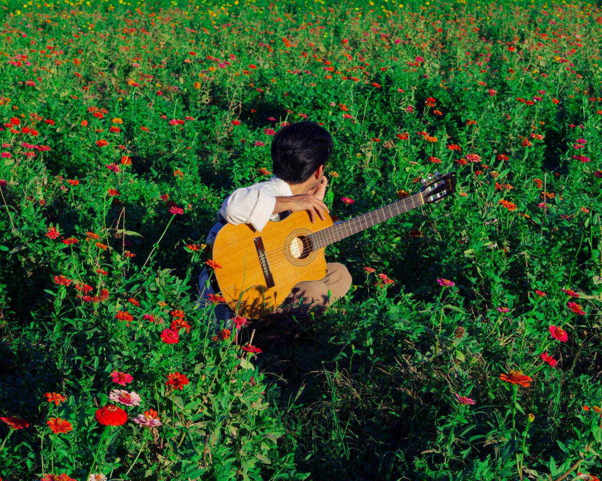 handreisai's tweet photo. fotografías que hice durante el rodaje de "Visiones, el mundo está cambiando". video musical para @hermanmusica 🌧 https://t.co/g2Kn2IIjY0
