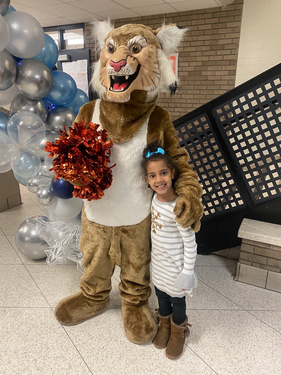 MrsMcGowan17's tweet image. Bobcat Preview Night @TravisMSBobcats was a success!! #tmscheer