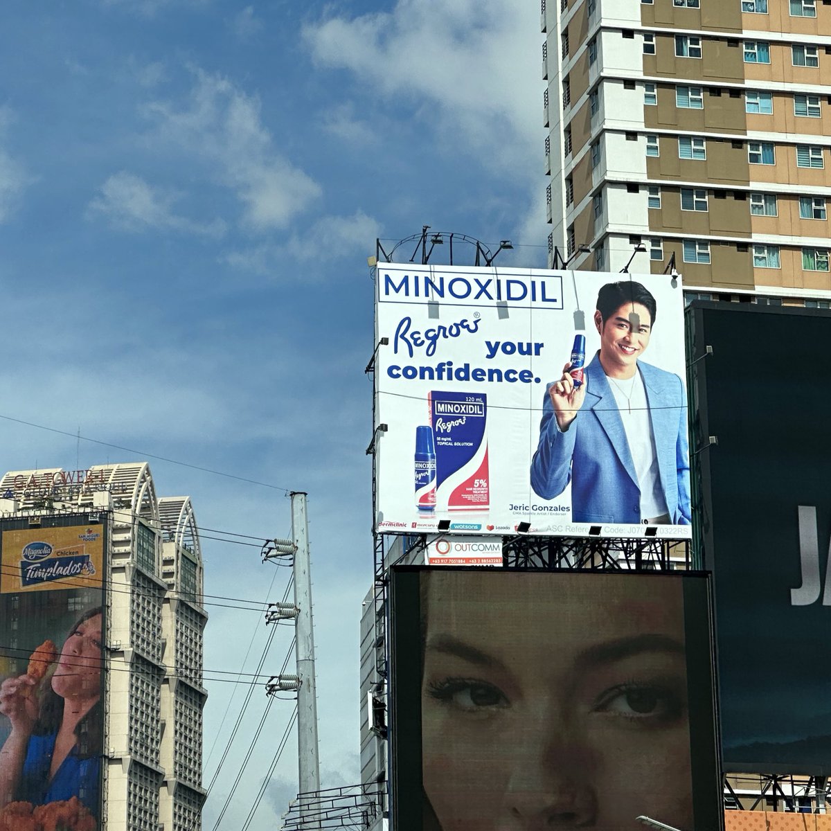 MovieQueenBea's tweet photo. #StartUpPH actors’ billboards along EDSA v2.0.
#BeaxEO
#AldenxOxecure
#JericxRegroe
#BeaAlonzo #AldenRichards #JericGonzales https://t.co/awd1EzyVNt