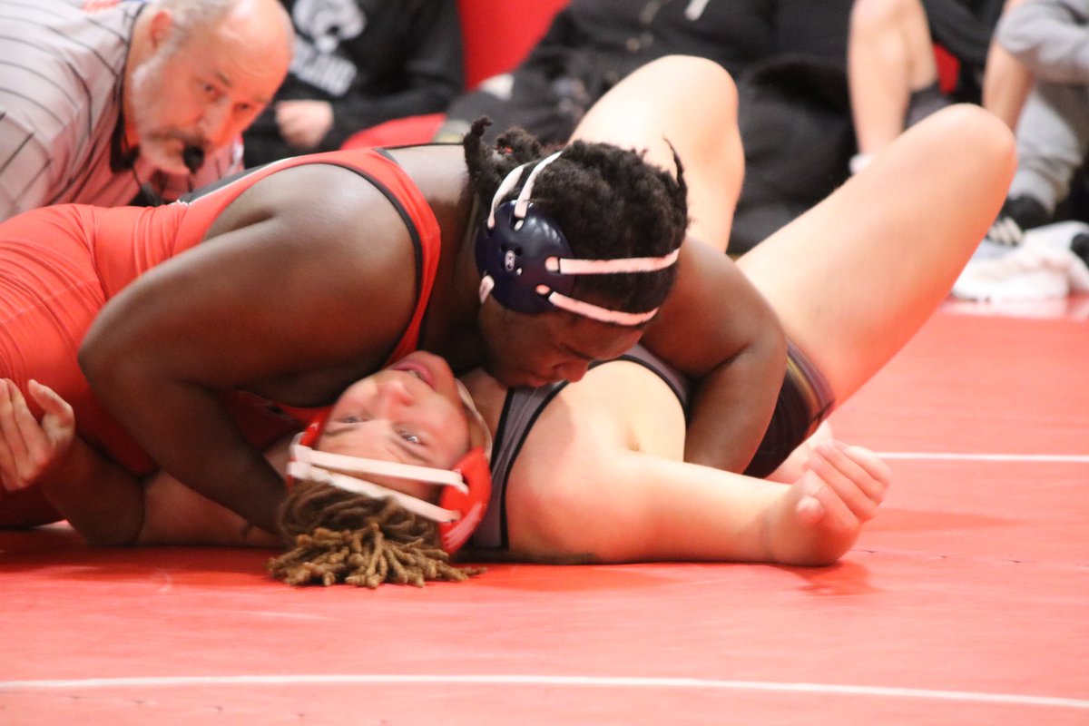 Hillcrest_FB's tweet photo. TWO-SPORT ATHLETES
Huge shout out to our Varsity Wrestlers who came out and competed! 
Avenging his only loss of the season with a pin
@MrSanders97
Smooth as usual, Gil Garza
Not pictured: Dorn
#CrestSide #RecruitTheCrest @Hillcrest_Wr @hs_hillcrest @PanthersHHS @dallasathletics https://t.co/fCnQ19grWk