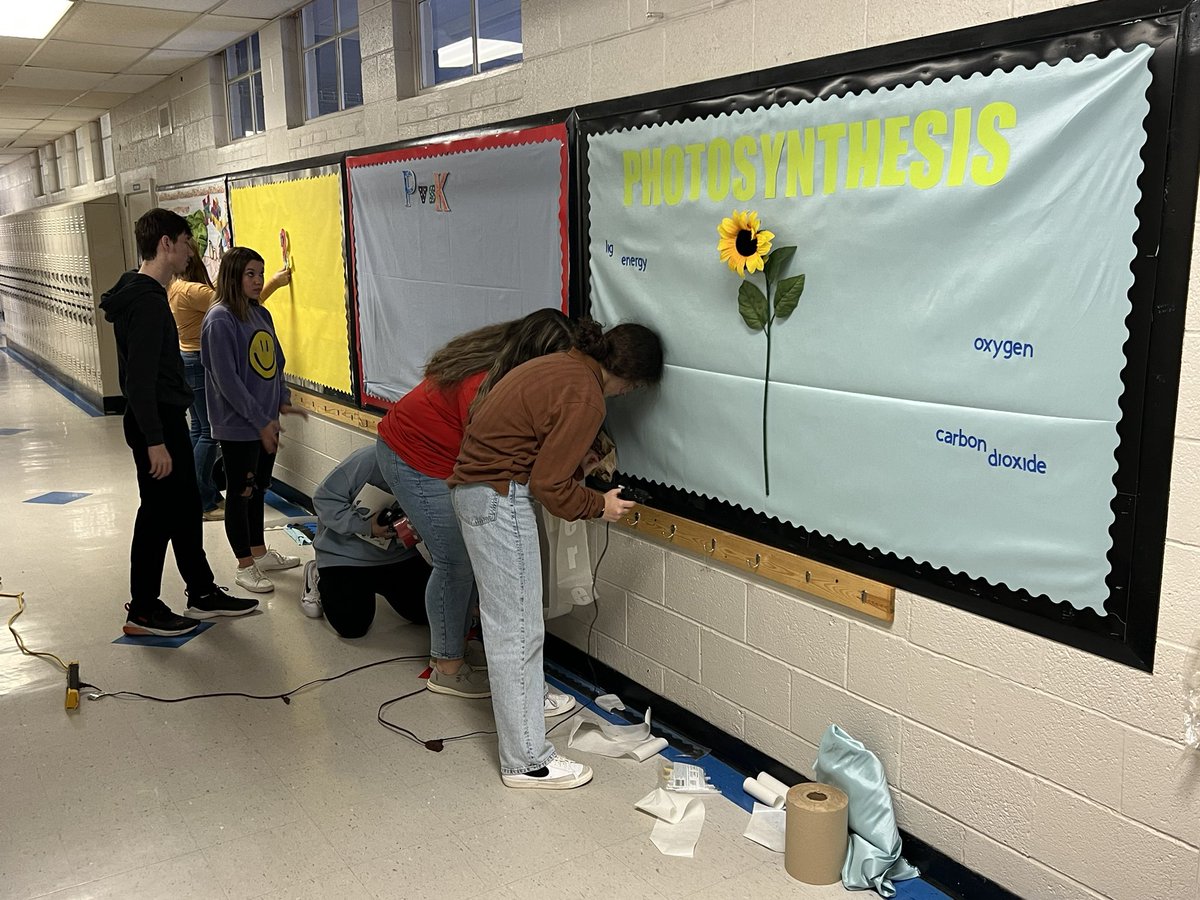 DeNeeshaPhillip's tweet image. White Plains FTA students are gearing up for our first state convention on Feb 28 by making bulletin boards that demonstrate how the science standard Energy is taught in Elementary, Middle, and High School.