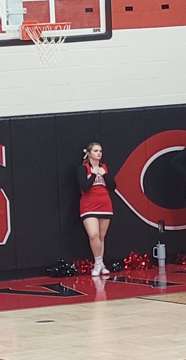 CirclevilleGolf's tweet photo. Great seeing our girl Claire at the Boys BBall game vs Fairfield Union tonight! 📣 @c_barthelmas04 https://t.co/N2GUagaatO