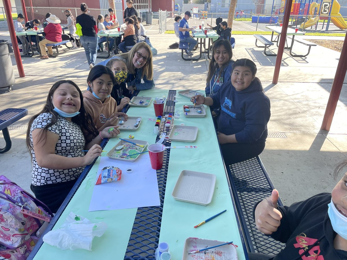 db_dolphins's tweet photo. Dolphin Promise #buildinglifelongconnections #MentorsForLife #CommunityServiceProject #Kindness https://t.co/DLqnrZfOrL