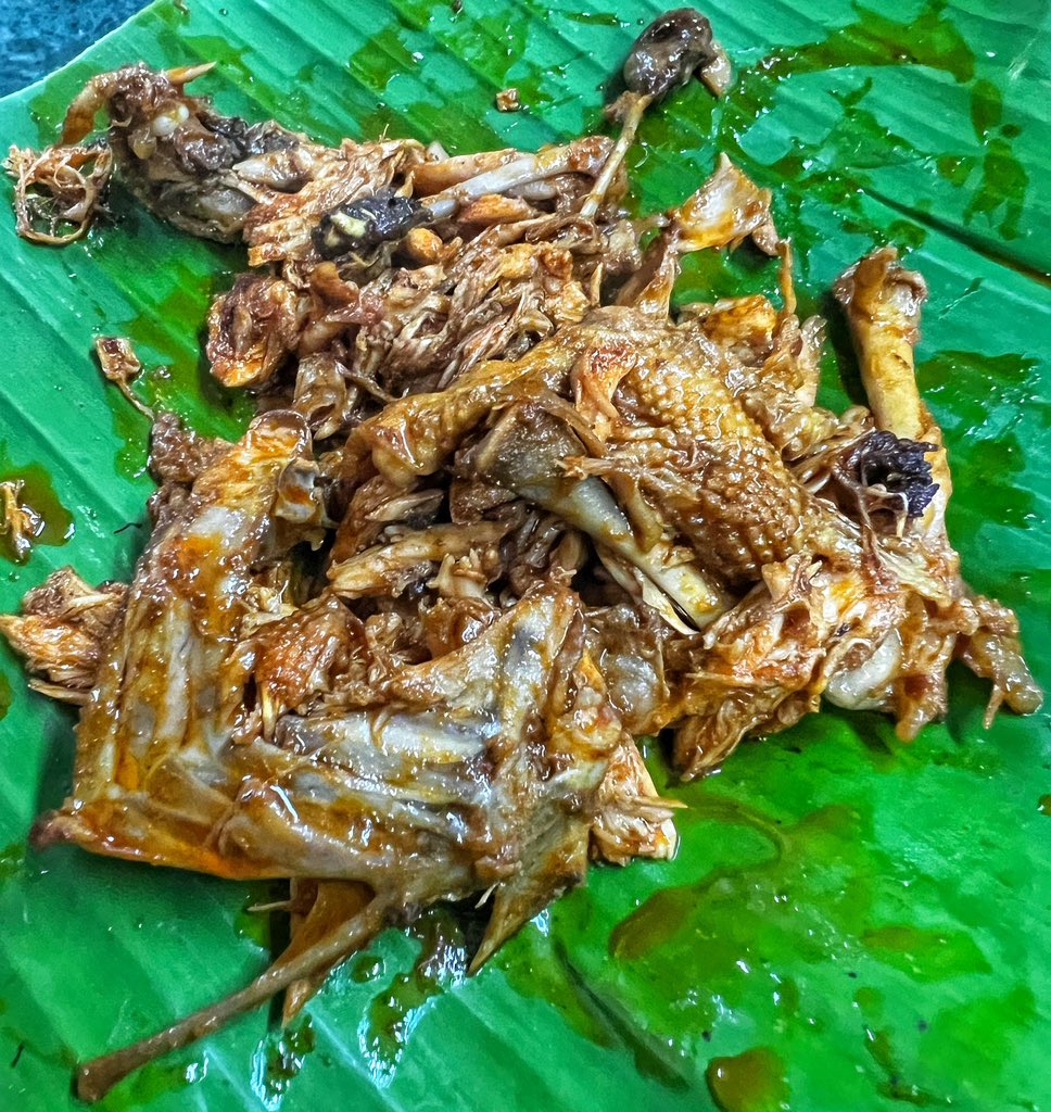 OnYourLeft_8's tweet photo. வணக்கம்டா மாப்ள.. திண்டுக்கல்ல இருந்து..!!😁😁
ஹோட்டல் பங்காரு 🥳🥳
#BreakfastScenes #Dindigul https://t.co/84UjhrHF5t