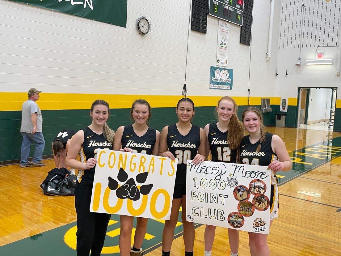 HHS Girls Basketball tweet media