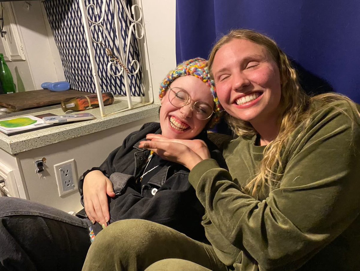 PointsTrinity's tweet image. Besties forever