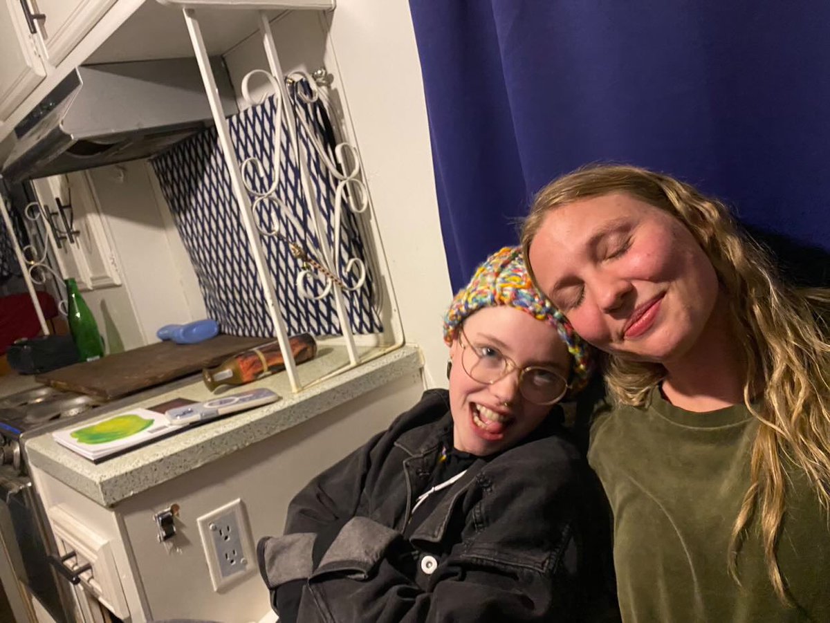 PointsTrinity's tweet image. Besties forever