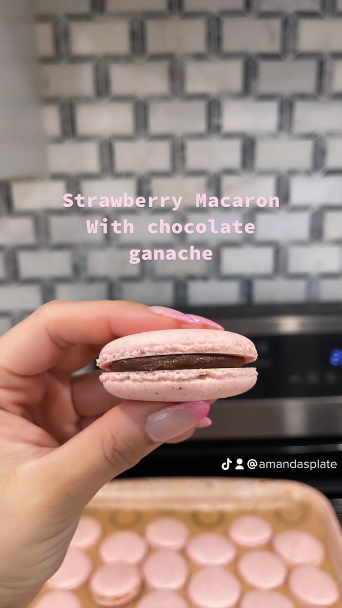 AmandasPlate's tweet image. Fantastic flavor with freeze dried strawberries but if affected the structure. Will remake soon☺️💖🍓🍫