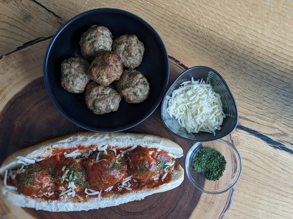 PlateOnABudget's tweet photo. New recipe is live. Italian Meatballs! The absolute comfort dish. Made with ground beef &amp; pork, breadcrumbs, parsley &amp; Italian seasonings. Watch our recipe on YouTube and tag your friends to try!
#meatballs #italianmeatballs #PlateInABudget
https://t.co/26CWAm2CW3 https://t.co/zryarC0ljh