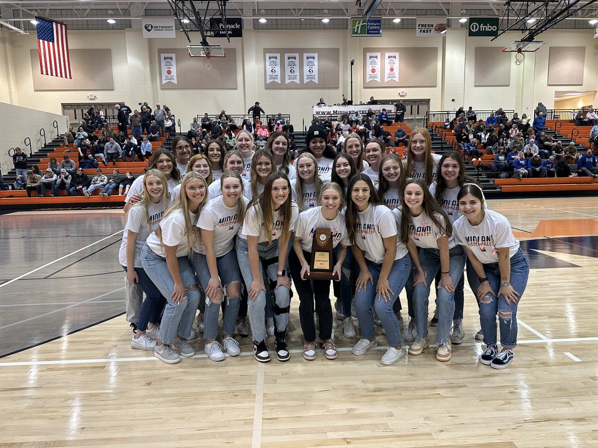 A big shoutout to our athletic department for honoring our National Semifinalist team at halftime of the men’s basketball game. An amazing group of young women. 🤩