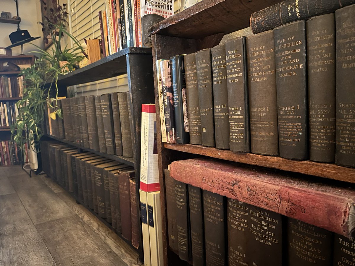 RichardPCondon's tweet image. Happy #LibraryShelfieDay from the War of the Rebellion ORs.