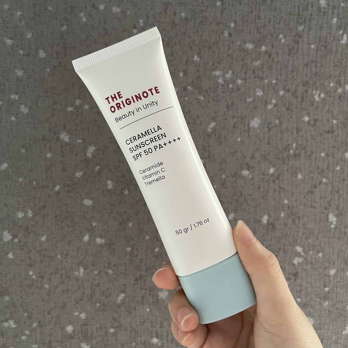 leyareen's tweet photo. Selain moisturize, aku juga pakai sunscreen-nya ♡

The Originote Ceramella Sunscreen SPF 50 PA++++ 

Dulu katanya perih di mata yaa tapi sudah reformulasi dan ini versi barunya, hybrid sunscreen tapi gak white cast ✨

Short-review ⬇️ https://t.co/gJOJQfldZ8