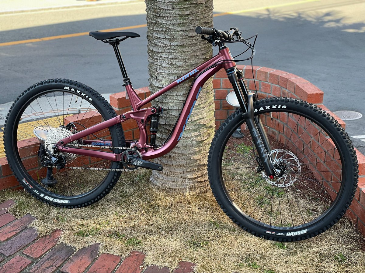 astbikes's tweet image. #KONA #Process153 29 Mラスト在庫になります🤲オールラウンダー #フルサスMTB です👌🏻今ならご購入時に¥41800分パーツ&amp;amp;用品プレゼント🉐これから始めるビギナーさんを応援🔥ぜひご検討下さい！
#マウンテンバイク #トレイルライド #astbikes #astforest #埼玉 #和光 #秩父 #所沢 #さいたま #練馬 #板橋