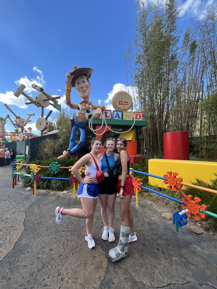‼️FUN‼️ in Florida this week for 3/4 of our seniors as they traveled on their senior trip to Disney!! Below are pictures of Maddie Grieble, Olivia Lyons, and McKenna Sinibaldi enjoying themselves in the warm weather. Looking forward to having them back for Monday’s game.❤️🏀