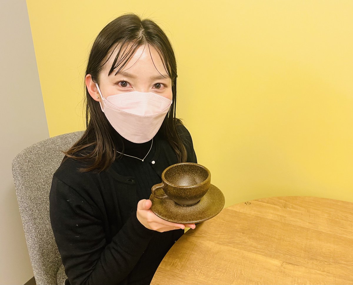 mf_workstyling's tweet photo. \サステナブルワークスタイルラボの展示品紹介/
今回ご紹介するのは、「#KAFFEEFORM」
廃棄される #コーヒー抽出かす で作った
#サスティナブル なコーヒーカップ&ソーサーです。
シックなデザインでおしゃれですよね✨
https://t.co/nOjN1cFL5R https://t.co/VsdVvIJGEW