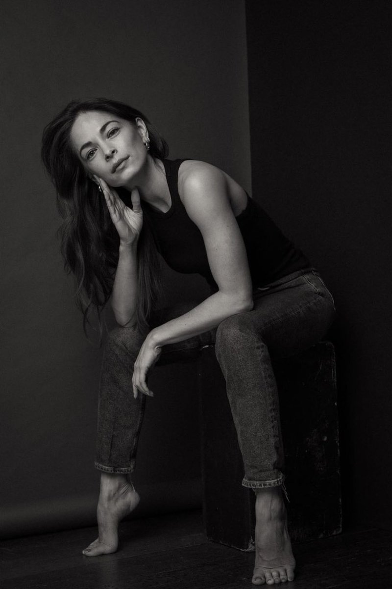 evolutionaryys's tweet photo. just fell to my knees she’s so stunning #kristinkreuk https://t.co/Un07FkAoXq