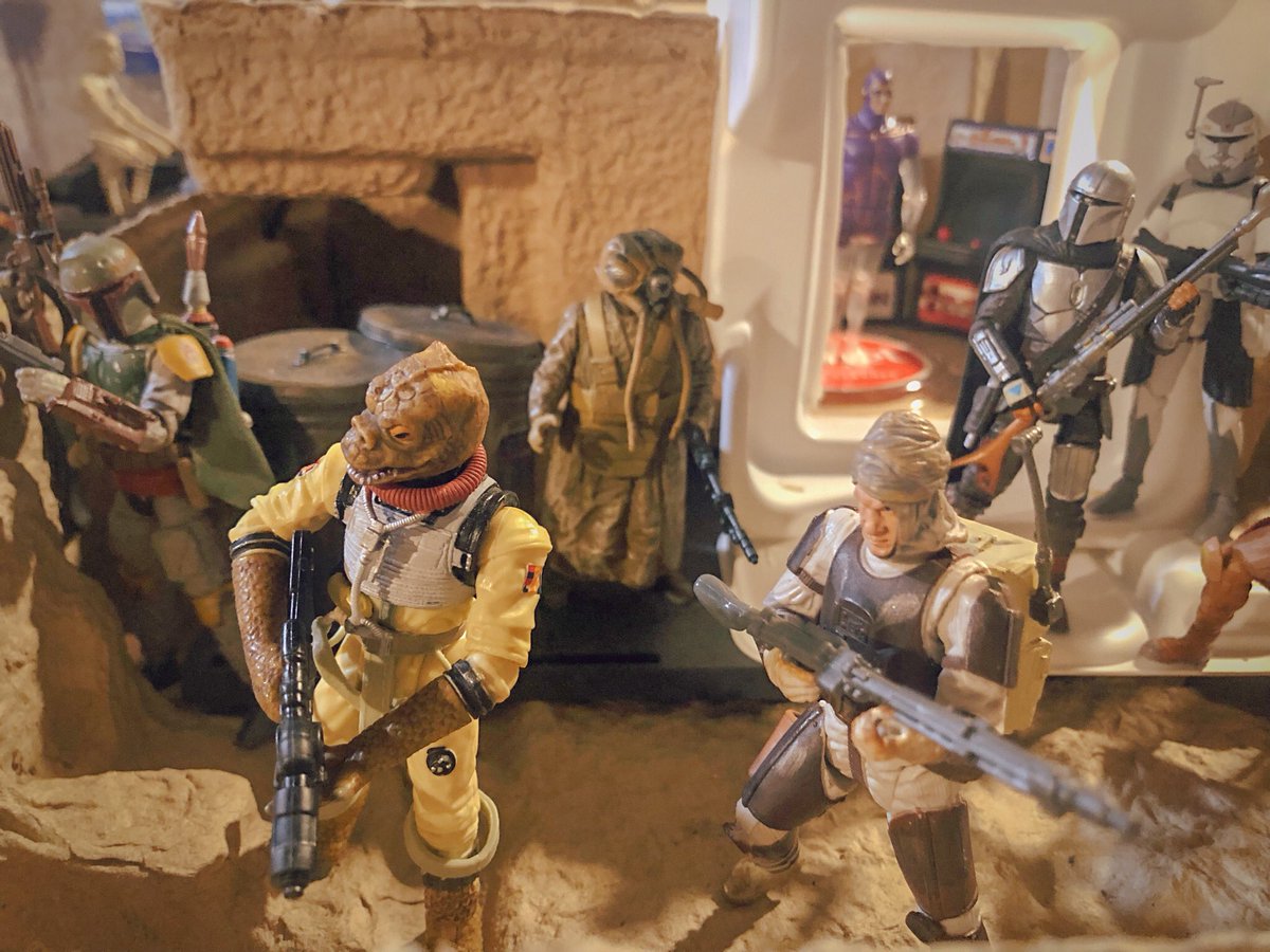 #JawnyYutaw Returns to Plug Town. He’s got company #StarWarsDiorama #ActionFigureOneShot x.com/wednesdaycomix…