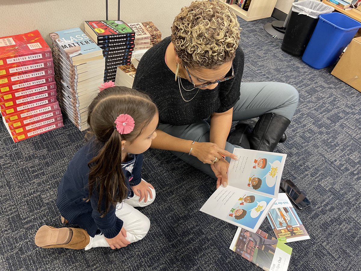DCPSCurriculum's tweet photo. We are so proud to release our kindergarten decodable sequence as part of our @dcpublicschools Readers Next Door initiative! At DCPS we #createandinnovate to ensure our students see themselves in the books they read! 📚 #WindowsandMirrors https://t.co/5pOEpWiANa